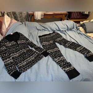 Victoria’s Secret~ Two Piece Pajama’s PJs~ Black and Gray Patterned~ Large